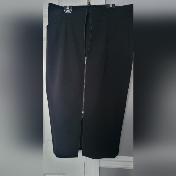 ANTONIO MELANI Black Zipper Pencil Skirt - Picture 4 of 5
